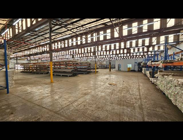 7,772M² WAREHOUSE TO LET IN ISANDO